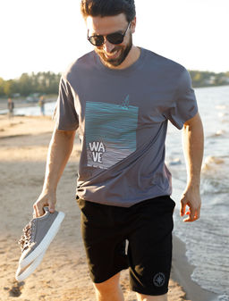 Свободная футболка с авторским принтом