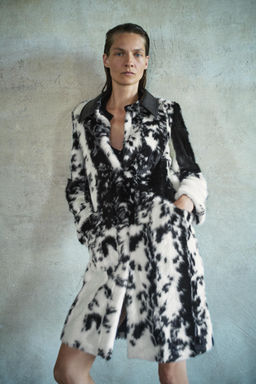 ABRIGO ESTAMPADO ANIMAL - THE ITEM ZARA WOMAN / Negro / Blanco  фото 3