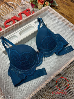 Кружевной бюстгальтер с регулировкой бретелек