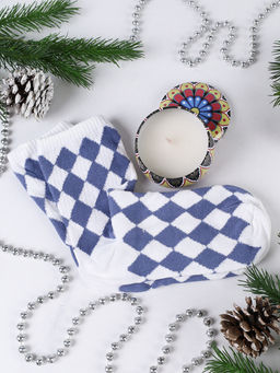 Подарочный набор Аромасвеча+ 1 пара носков / новогодний