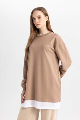 Женский свитшот с круглым вырезом стандартного кроя, базовый однотонный свитшот из ткани, туника с деталью по нижнему краю - Defacto фото 5