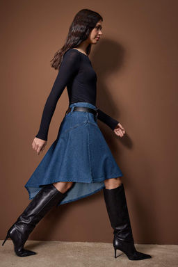 Wardrobe Essentials Siyah Kemerli Asimetrik Midi Denim Etek TWOAW26ET00076 - Trendyolmilla фото 6