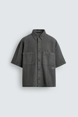 CAMISA ESTRUCTURA BOLSILLOS / Gris