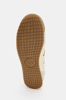 ZAPATILLAS RUNNING REJILLA / Blanco Crudo