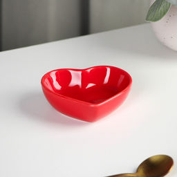 Соусник керамический Доляна «Сердце», 50 мл, 7.8×7.2 см, цвет красный