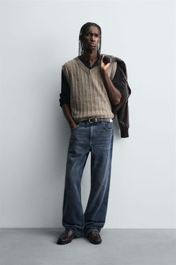 REVERSIBLE INSIDE-OUT KNIT VEST