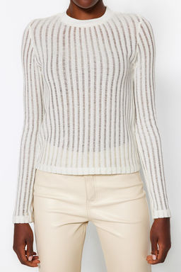 Trendyolmilla Bordo Transparan Triko Gorunumlu Kumas Regular Boy Bisiklet Yaka Orme Bluz TWOAW24BZ00094 фото 9