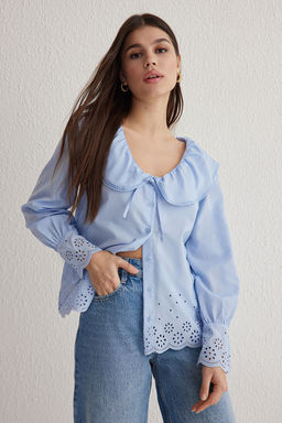 TRENDYOLMILLA Beyaz Yaka ve Dokuma Etek Ucu Nak?s Detayl? Dokuma Gomlek TWOSS25GO00009 фото 2