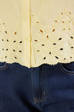 TRENDYOLMILLA Beyaz Etek Ucu Ve Kol Ucu Nak?s Detayl? Regular Normal Kal?p Dokuma Gomlek TWOSS25GO00101 фото 11