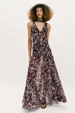 VESTIDO LARGO TUL LUNARES / Marr?n / Crudo