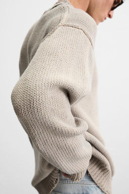WASHED RIPPED EFFECT SWEATER - Zara фото 3