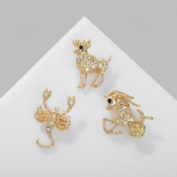 Цена за 12 шт. Брошь «Знаки зодиака», ассорти, гороскоп, белая в золоте