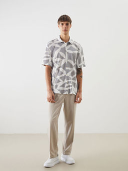 Regular Fit K?sa Kollu Desenli Erkek G?mlek