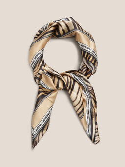 Женский платок 90х90 см JUST CAVALLI FOULARD SILK DONNA Артикул 4443904, анималистичный принт