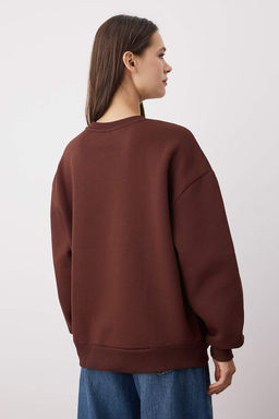 Koyu Kahverengi Oversize/Rahat Kesim Bisiklet Yaka Kal?n/Ici polarl? Orme Sweatshirt TWOAW24SW00102