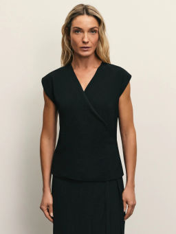 Струящийся топ на запах из фактурной ткани / Zarina фото 3