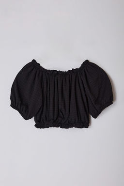 Trendyolmilla Siyah Carmen Yaka Regular/Normal Kal?p Burumcuk Crop Orme Bluz TWOSS22BZ1421