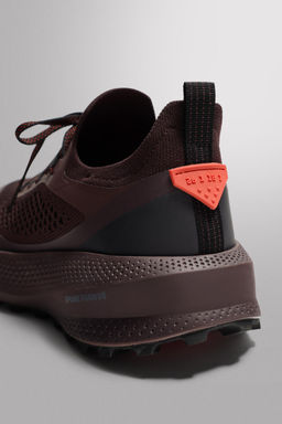 ZAPATILLA DE CORRER TRAIL / Rojo Burdeos - Zara фото 5
