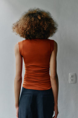 TOP FRUNCES LATERALES / Naranja quemado - Zara фото 6