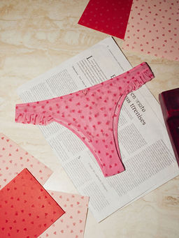 Kalp Desenli Brazilian K?lot