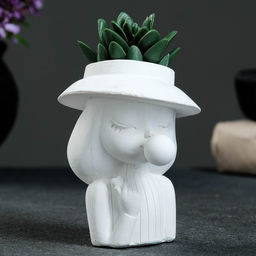 Фигурное кашпо для цветов Девочка со жвачкой, 50 мл, 11?9?9 см, гипс, белое