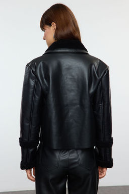 Siyah Regular Kal?p Pelus Detayl? Suni Deri Biker Ceket Mont TWOAW25MO00148