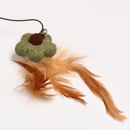 Дразнилка для кошек с креплением из перьев с кошачьей мятой и бубенчиком - Пижон фото 3