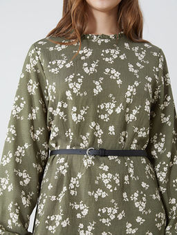 Dik Yaka ?i?ekli Elbise