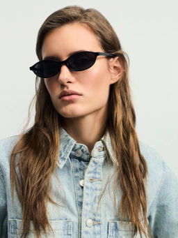 Солнцезащитные очки в пластиковой оправе / Zarina