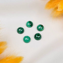 Кабошон из камня Малахит