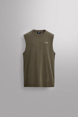 CAMISETA TANK ESTAMPADOS CONTRASTE / verde lavado