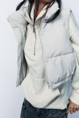 RUBBERISED PADDED CROP GILET - Zara фото 3