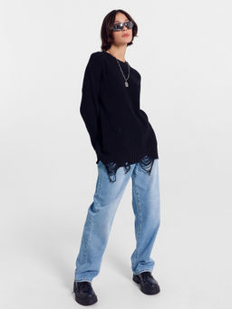 Джемпер женский черный с рваными деталями