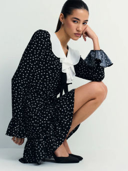 Платье мини с контрастным воротником / Zarina