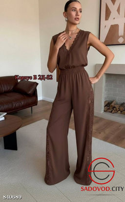 Костюм-двойка (жилетка и брюки)