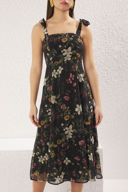 TRENDYOLMILLA Yesil Cicekli A Kesim Y?rtmacl? S?rt? Gipe Detayl? Sifon Astarl? Midi Dokuma Elbise TWOSS24EL00699  фото 3