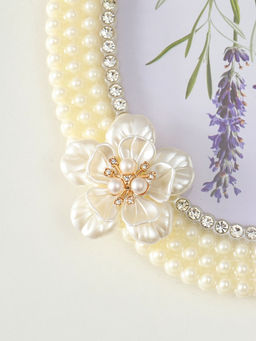 Фоторамка для фото 13×18 см «Белый жемчуг с цветком», овальная, пластик