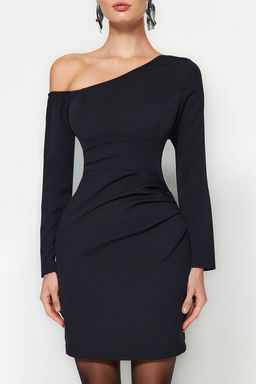 Siyah Vucuda Oturan Drapeli Dokuma K?sa S?k Abiye Gece Mezuniyet Elbisesi TPRAW24EL00083