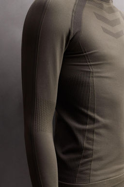 FIRST LAYER SKI T-SHIRT - Zara фото 19