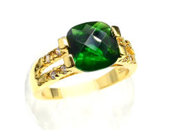 Кольцо с позолотой "Шарм" циркон зелёный, размер 18