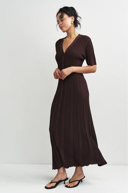 Платье трикотажное на пуговицах Коричневый