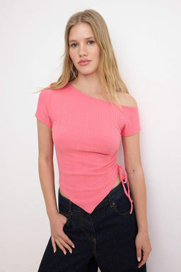 Pembe Fitted/V_cuda Oturan Asimetrik Yaka K_sa Kollu Fitilli Esnek _rme Bluz TWOSS26BZ00616