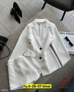 Классический костюм двойка пиджак и юбка-шорты