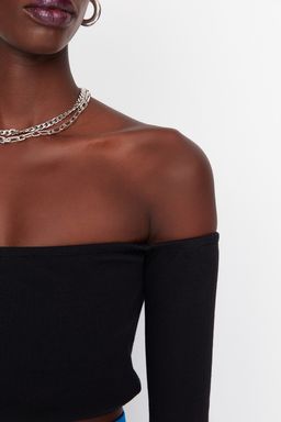 Siyah Fitted/Vucuda Oturan Super Crop Carmen Yaka Fitilli Esnek Orme Bluz TWOAW23BZ00482 - Trendyolmilla фото 4