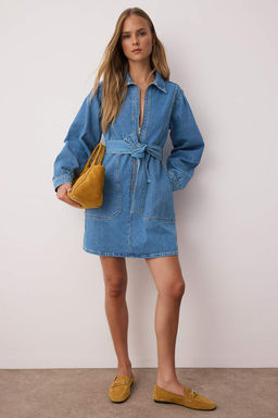 Mavi Fermuar ve Cep Detayl? Kusakl? Mini Denim Elbise TWOAW26EL00032