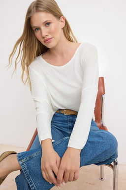 Ekru Relaxed Kay?k Yaka Dusuk Kol Uzun Kollu Triko gorunumlu Orme Bluz TWOSS26BZ00703