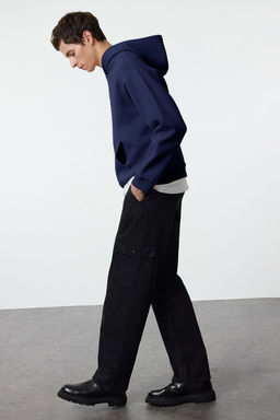 Lacivert Oversize/Genis Kesim S?rt? Nak?s Detayl? Kapusonlu Sweatshirt TMNAW25SW00142