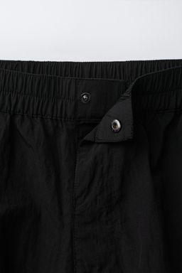 BERMUDA NYLON CARGO / Negro - Zara фото 3