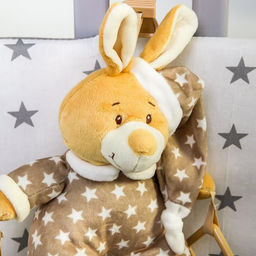 Подвеска мягкая на кроватку/коляску Крошка Я «Зайка в пижаме», с прорезывателем, от 3 мес.