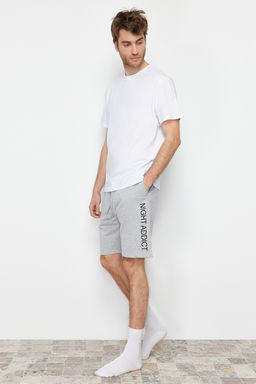 TRENDYOL MAN Beyaz %100 Pamuk Regular Fit Bask?l? Yazl?k Sortlu Pijama Tak?m? THMSS21PT0966